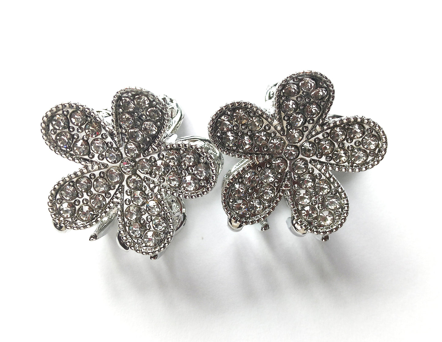 HAIR CLIPS